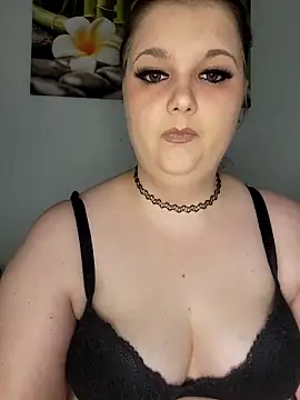 Snapshot of LioEst@xh chatting on May 2026 02:45:02 PM LioEstxh online show from May 2026 02:45:02 PM
