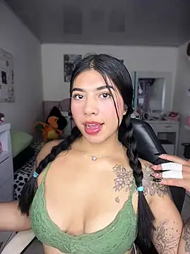 Snapshot of charlotte_queen1320 chatting on April 2026 05:00:02 AM charlotte queen1320 online show from April 2026 05:00:02 AM