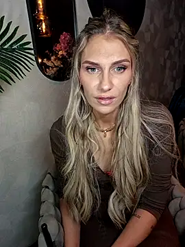 Melody1600 online show from October 2025 07:12:02 PM