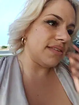 Snapshot of toomuchofafreak chatting on October 2025 11:10:01 AM toomuchofafreak online show from October 2025 11:10:01 AM