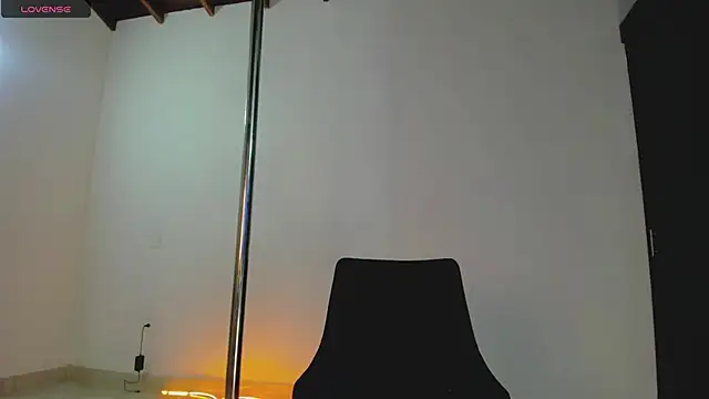 Snapshot of auraeroticaxxx chatting on May 2026 08:12:02 AM auraeroticaxxx online show from May 2026 08:12:02 AM