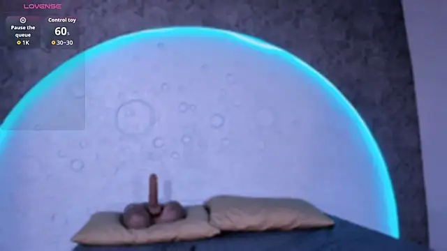 ReinaChloe online show from February 2026 04:29:01 PM