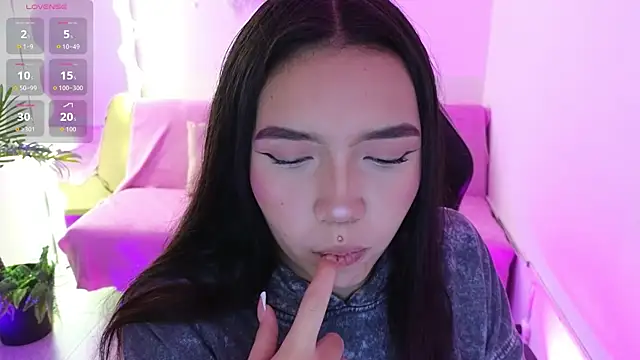 Ameliiaa tay online show from November 2025 11:43:02 AM