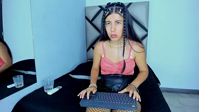 Lucy-23 online show from September 2025 05:07:01 AM