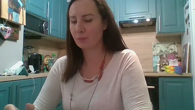 ALICAINWONDERLAND online show from November 2025 04:30:02 PM