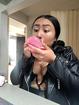 Venus Rivers online show from November 2025 01:11:01 PM