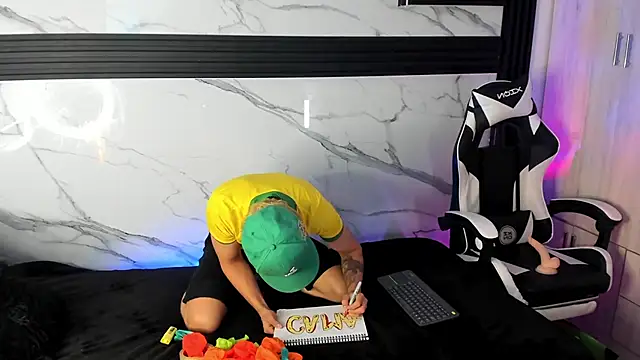 Snapshot of Saimonvela chatting on November 2025 06:03:01 AM Saimonvela online show from November 2025 06:03:01 AM