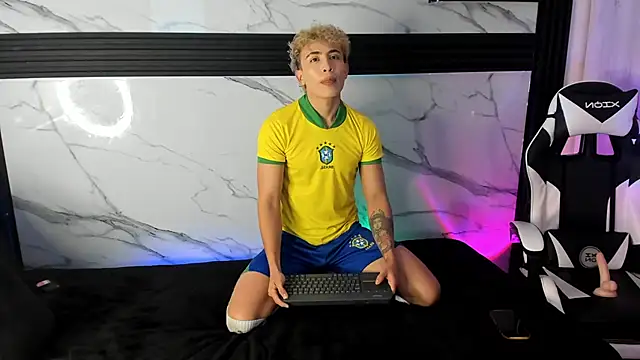 Snapshot of Saimonvela chatting on November 2025 06:41:02 AM Saimonvela online show from November 2025 06:41:02 AM