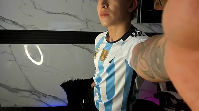 Snapshot of Saimonvela chatting on November 2025 03:52:01 AM Saimonvela online show from November 2025 03:52:01 AM