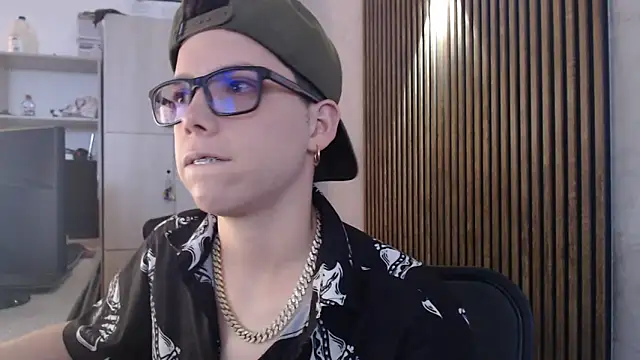 SpencerMontgomery online show from November 2025 04:34:02 PM