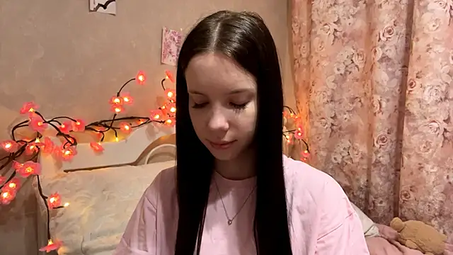 AxyKitten online show from November 2025 01:53:02 PM