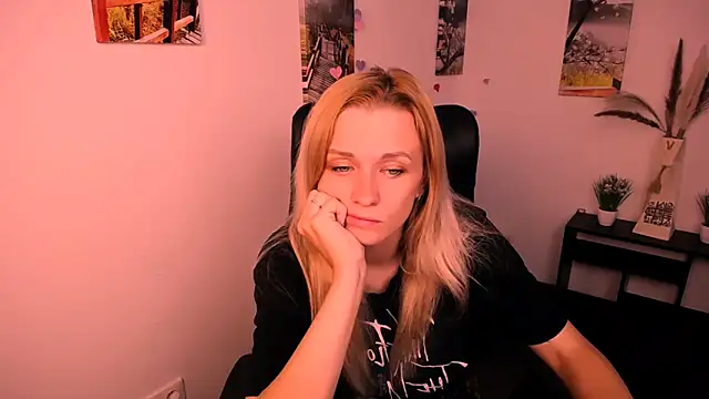 PeppyMia online show from September 2025 06:13:01 AM