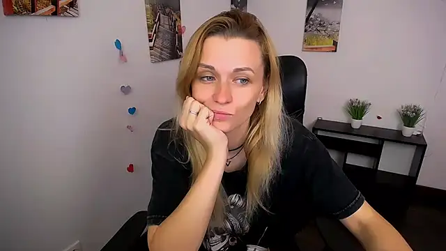 PeppyMia online show from October 2025 07:08:02 AM