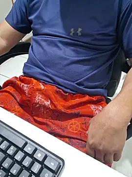 Carloskasado online show from December 2025 11:24:01 PM