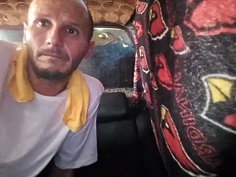 Snapshot of Romance32 chatting on May 2026 07:08:02 PM Romance32 online show from May 2026 07:08:02 PM