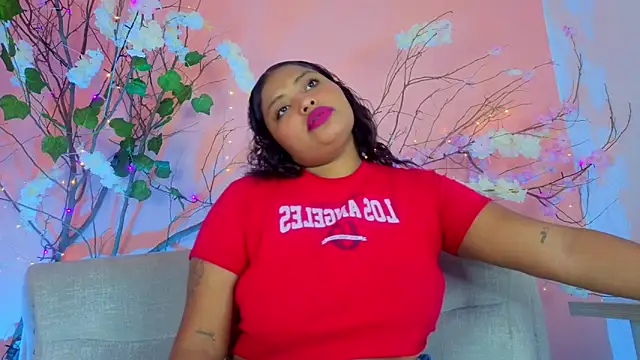 Cristal hott1 online show from February 2026 06:37:02 PM