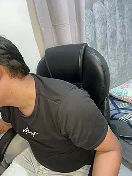 yesitwink  online show from April 2026 03:01:04 AM