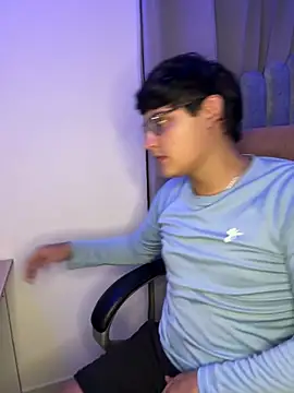 yesitwink  online show from April 2026 03:20:01 AM