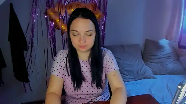 Snapshot of VoxxAura chatting on September 2025 07:14:02 AM VoxxAura online show from September 2025 07:14:02 AM