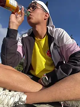 diegoand0911 online show from May 2026 09:56:02 PM