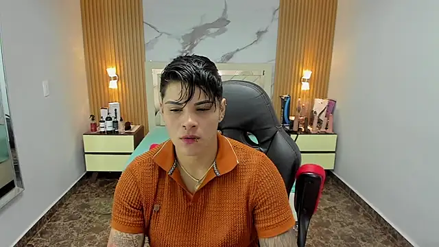 Snapshot of KAROLLJONES1 chatting on October 2025 03:04:02 AM KAROLLJONES1 online show from October 2025 03:04:02 AM