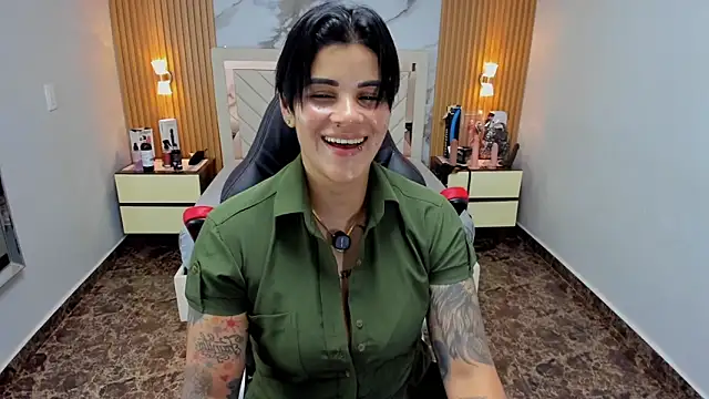 KAROLLJONES1 online show from December 2025 07:20:01 PM