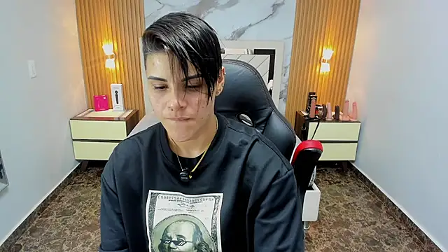 KAROLLJONES1 online show from February 2026 07:43:01 PM