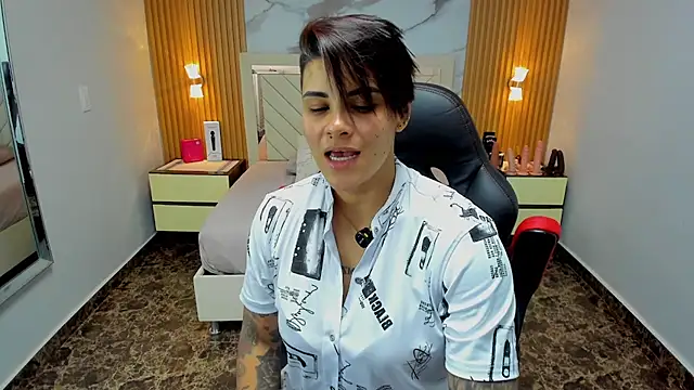 KAROLLJONES1 online show from February 2026 12:39:02 PM