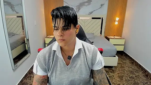 KAROLLJONES1 online show from April 2026 07:29:01 PM