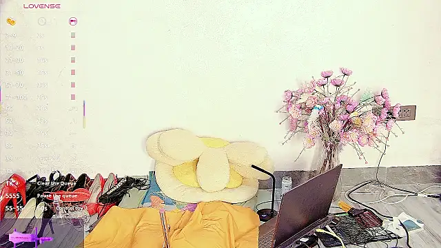 Snapshot of Solsken_ chatting on October 2025 08:35:01 AM Solsken online show from October 2025 08:35:01 AM