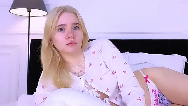 ANNABELLE LU online show from October 2025 02:23:02 AM