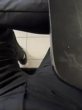 Monspeet 01 online show from October 2025 11:16:01 PM