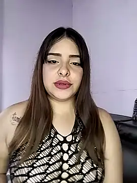 Nahomy cm online show from October 2025 08:04:01 PM