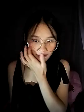 saronla 03 online show from October 2025 03:49:01 PM