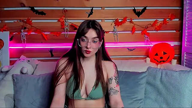 Emily Tylerr online show from November 2025 08:14:01 AM