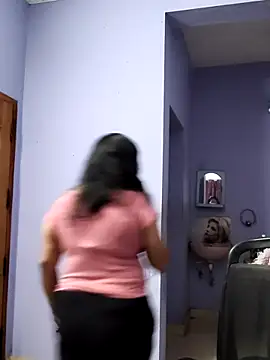 mallu-lover online show from November 2025 11:03:02 AM