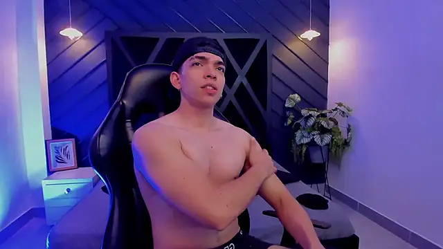 Eryonbradley online show from September 2025 04:12:01 PM