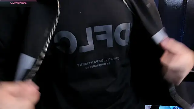 Eryonbradley online show from November 2025 11:21:02 AM