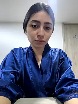 Snapshot of EmelyParker chatting on September 2025 11:18:01 PM EmelyParker online show from September 2025 11:18:01 PM