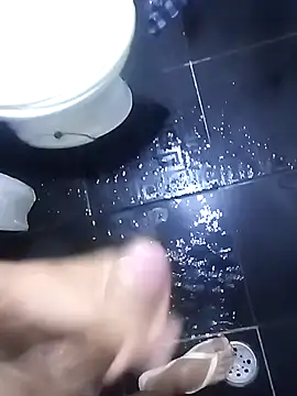 Snapshot of Jeff013013 chatting on December 2025 06:08:02 AM Jeff013013 online show from December 2025 06:08:02 AM