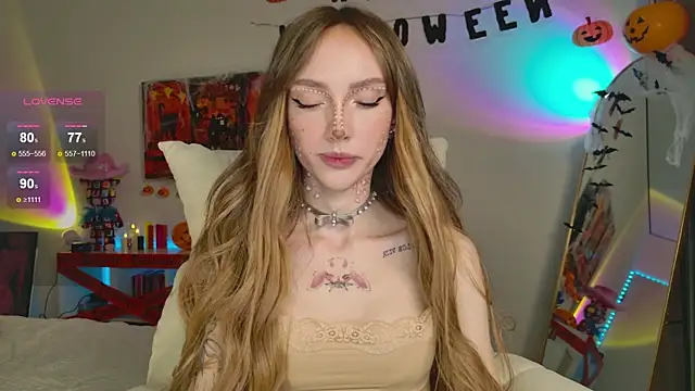 Lunainnk online show from October 2025 12:14:01 AM