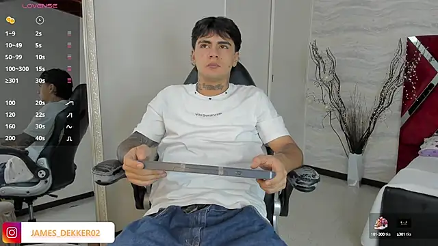 JamesDeker online show from October 2025 07:56:02 PM