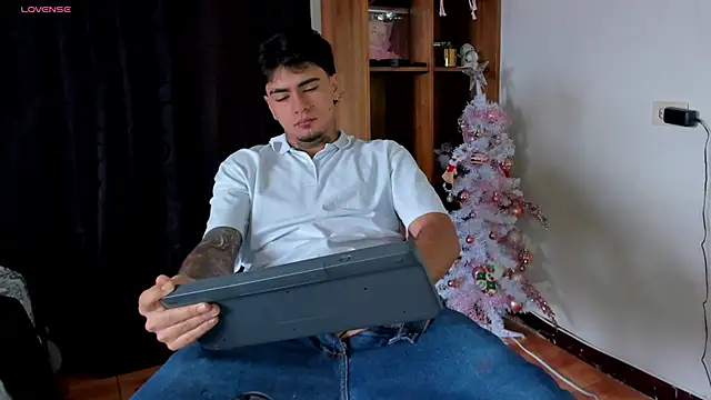 JamesDeker online show from December 2025 03:53:01 PM