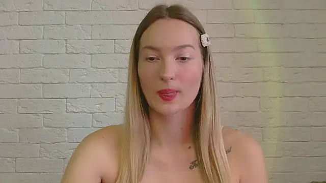 Snapshot of Alice_Sweet_01 chatting on November 2025 12:05:02 PM Alice Sweet 01 online show from November 2025 12:05:02 PM