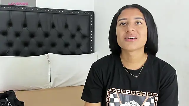 Snapshot of ScarlettVell chatting on September 2025 05:45:01 PM ScarlettVell online show from September 2025 05:45:01 PM