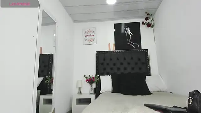 Snapshot of ScarlettVell chatting on September 2025 08:13:01 PM ScarlettVell online show from September 2025 08:13:01 PM