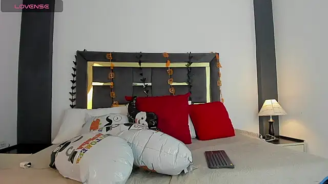 Snapshot of ScarlettVell chatting on October 2025 07:21:02 PM ScarlettVell online show from October 2025 07:21:02 PM