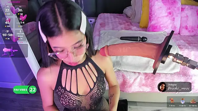 Snapshot of Brooke_monroe chatting on December 2025 04:35:01 PM Brooke monroe online show from December 2025 04:35:01 PM