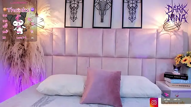 Snapshot of Dark_nina_ chatting on October 2025 03:37:02 AM Dark nina online show from October 2025 03:37:02 AM