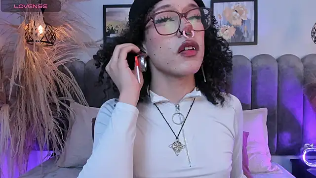 Snapshot of Dark_nina_ chatting on October 2025 03:40:01 AM Dark nina online show from October 2025 03:40:01 AM